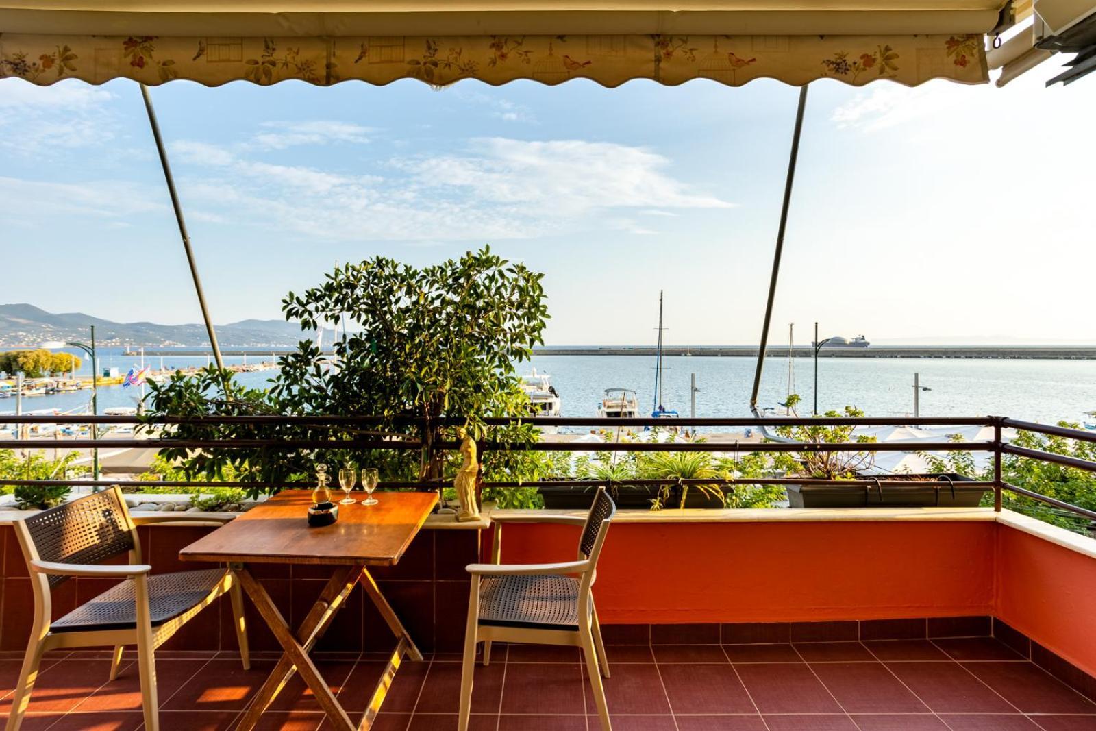 Grand Luxury Seafront 公寓